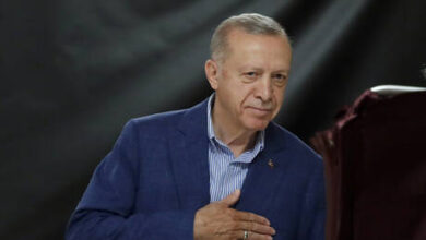 صورة رجب طيب أردوغان يخاطب الشعب التركي بعد فوزه بانتخابات الرئاسة لولاية ثالثة