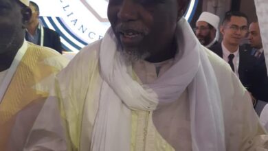 صورة مصادرة جواز سفر الشيخ ديكو بعد عودته من نواكشوط