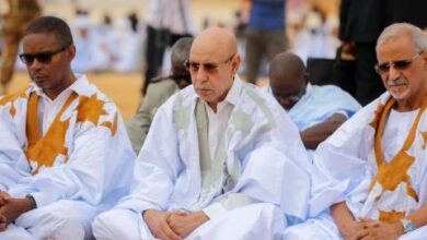صورة غزواني يؤدي صلاة العيد في رحاب الجامع العتيق وسط العاصمة نواكشوط (صور)