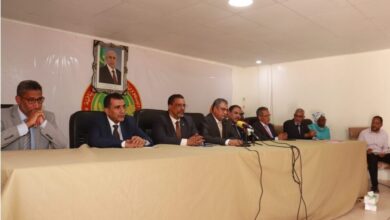 صورة وزير التهذيب يجتمع برؤساء مراكز الباكالوريا ويطالبهم بتقرير مفصل