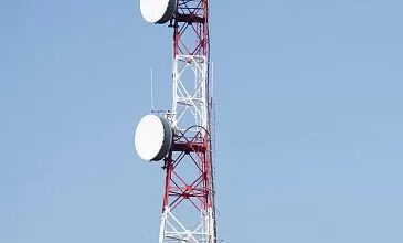 صورة رسوم جديدة ورفع ضريبة القيمة المضافة على خدمات الاتصالات