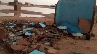 صورة خسائر مادية في أماكن متفرقة جراء العواصف والأمطار