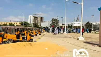 صورة سائقو “توكتوك” يحتجون على منعهم من العمل في تفرغ زينه (فيديو)
