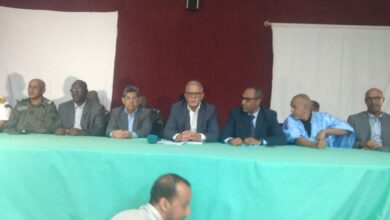 صورة كيفة: وزير الزراعة يجتمع بالمزارعين بفندق البلدية وسط المدينة (تفاصيل)