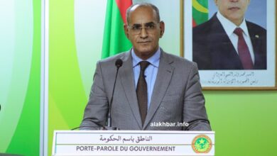 صورة الناطق باسم الحكومة ينفي أي مشاورات مع إسرائيل