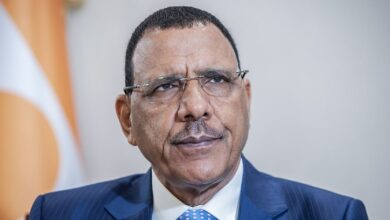 صورة بازوم: الانقلاب لا مبرر له وأدعو للمساعدة في استعادة نظامنا الديمقراطي
