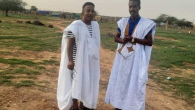 صورة أدباء كبار يستعدون للمشاركة في السهر الختامية لمهرجان لعيون لتنمية الثقافة والتراث (النسخة الثانية)
