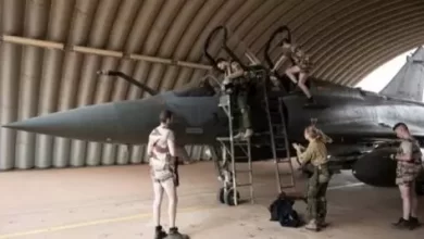 صورة القوات الفرنسية تبدأ عملية الانسحاب من النيجر