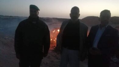 صورة إتلاف 3 أطنان من المواد منتهية الصلاحية بالمنطقة الحرة