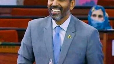 صورة الإفراج عن النائب محمد بوي الشيخ محمد فاضل بحرية مؤقتة