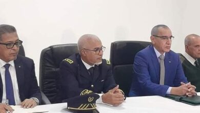 صورة ا جتماع وزير الداخلية واللامركزية بالسلطات الادارية لقطب ولايات الشمال
