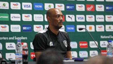 صورة مدرب منتخب المرابطون يعقد مؤتمرا صحفيا قبيل انطلاق المباراة مع الجزائر