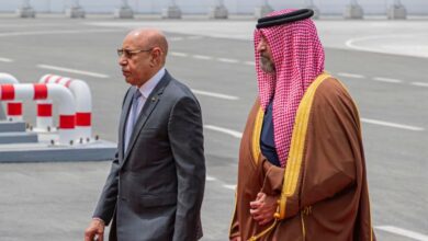 صورة الرئيس غزواني يصل البحرين للمشاركة في القمة العربية (تفاصيل)
