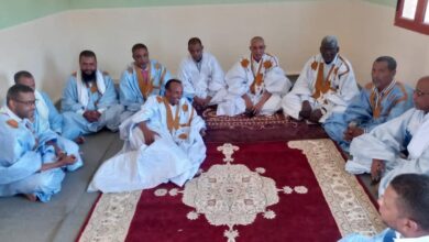صورة الوزير الأول الأسبق يحي ولد حدمين يعقد اجتماعا بمنزل الفاعل الاقتصادي احمدو ولد التار (تفاصيل)