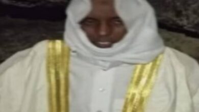 صورة الشيخ الدده مفتاح الدين ولد الشيخ محمد لقظف يدعو إلى الإلتفاف حول الرئيس غزواني
