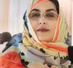 صورة بعد تجهيزها لتظاهرة سياسية بتفرغ زينة بنت الوداني تقرر التوجه بمناصريها للمشاركة في مهرجان السيدة الأولى