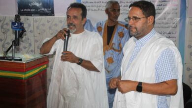 صورة رئيس مبادرة الوطن أولا في تظاهرة سياسية حاشدة بلكصر دعمنا الرئيس طواعية غير مكرهين