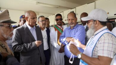 صورة وزير المياه: وقعنا عقدا لتوفير 300 ألف متر مكعب من مياه البحر لنواكشوط