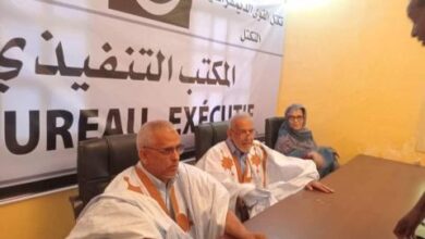 صورة قيادات في حزب التكتل تنتخ رئيسا جديدا وتبقي رئيسه السابق في منصب الشرف