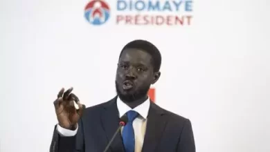 صورة الرئيس السنغالي: سنناقش الوجود العسكري الفرنسي “دون قطيعة فظيعة”