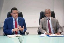 صورة اجتماع يناقش استحداث حلول رقمية لتبادل معلومات قاع الصحة