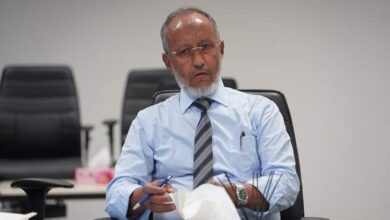 صورة وزير الصحة يجتمع بالمستشارين والمكلفين بالمهام في قطاعه (تفاصيل)