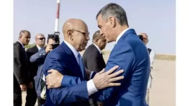 صورة رئيس وزراء اسبانيا يصل نواكشوط في مستهل جولة تقوده للسنغال وغامبيا