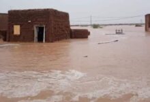 صورة النعمة: نجاة ثلاثة أشخاص كانوا على متن سيارة قذفتها السيول والبحث جار عن السائق وزوجته