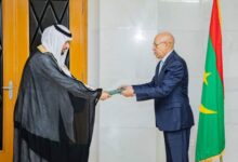صورة رئيس الجمهورية يتسلم أوراق اعتماد السفير السعودي ويبحث تعزيز العلاقات الثنائية بين البلدين