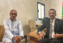 صورة وزير الثقافة يبحث تعزيز التعاون مع المخرج العالمي عبد الرحمن سيساغو