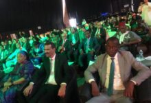 صورة  وزير الثقافة والفنون والاتصال والعلاقات مع البرلمان يشارك في ملتقى أسبوع الإبداع الافريقي بالجزائر