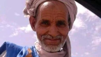صورة البكاي ولد الكن ولد العباس يعزي في رحيل المغفور له بإذن الله الداه ولد محمد ولد العباس