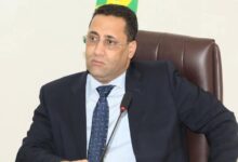 صورة الوزير الأول يعقد اجتماعا مع ممثلي المركزيات النقابية لبحث إصلاح الحقل النقابي