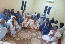 صورة حاكم أركيز سيدنا ولد زين العابدين يصل لعيون ويجتمع بأنصاره استعدادًا لزيارة الرئيس غزواني
