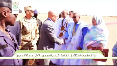 صورة أطر وقادة من حزب الوحدة والتنمية يستقبلون الرئيس غزواني بحفاوة في لعيون