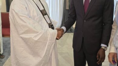 صورة الرئيس السينغالي يستقبل الخليفة العام للطريقة القادرية الشيخ عبد العزيز ول الشيخ آياه
