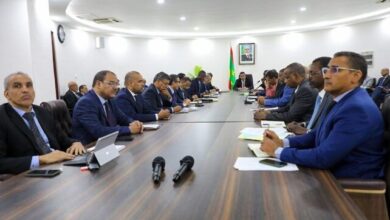 صورة اجتماع بالوزارة الأولى لنقاش تقارير البعثات إلى الولايات