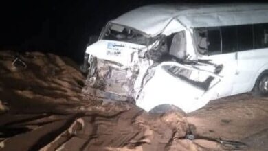 صورة حادث مأساوي على طريق اتواجيل يسفر عن وفاة سائق وإصابة ثلاثة من ركاب حافلته