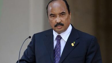 صورة الرئيس السابق ولد عبد العزيز يلوّح بالكشف عن تفاصيل “غير مريحة” ويدافع عن نفسه أمام المحكمة