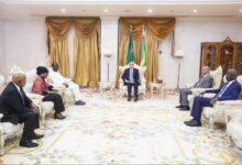 صورة الرئيس غزواني يستقبل وفداً كينياً لبحث تعزيز التعاون الثنائي وقضايا القارة الإفريقية
