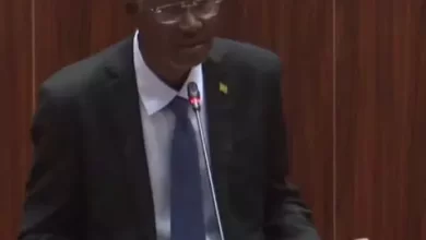 صورة وزير في الحكومة: انتخبت لأربع مرات نائبا وفخور بذلك