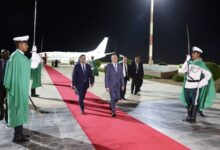 صورة بعد 20 يوما خارج البلاد غزواني يعود لنواكشوط قادما من اثيوبيا