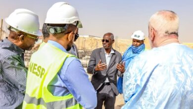 صورة وزير الإسكان يتفقد تقدم الأشغال في مركزين صحيين بنواكشوط الشمالية