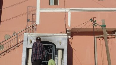 صورة وفاة شخصين اختناقًا بسبب تماس كهربائي بمدينة نواذيبو