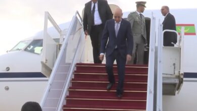 صورة غزواني يعود إلى نواكشوط بعد مشاركته في القمة العربية