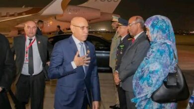 صورة رئيس الجمهورية يغادر مصر عائدا إلى نواكشوط بعد مشاركته في القمة العربية الطارئة