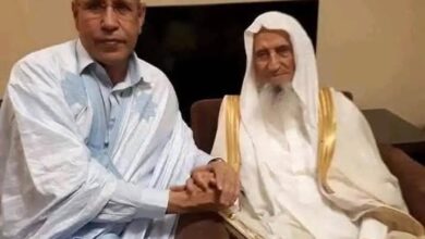 صورة الرئيس غزواني يعزي في وفاة الشيخ عايش الحويان ويشيد بدوره الروحي والعلمي