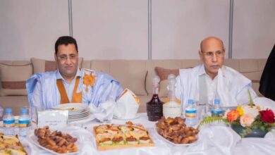 صورة رئيس الجمهورية يقيم مأدبة إفطار على شرف الشخصيات الوطنية
