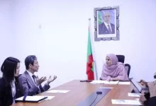 صورة وزيرة المياه تستعرض مع سفير اليابان تقدم دراسة محطة تحلية المياه بنواذيبو