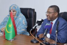صورة وزير اللامركزية يعقد جلسة عمل مع الفريق البرلماني لدعم التنمية المحلية